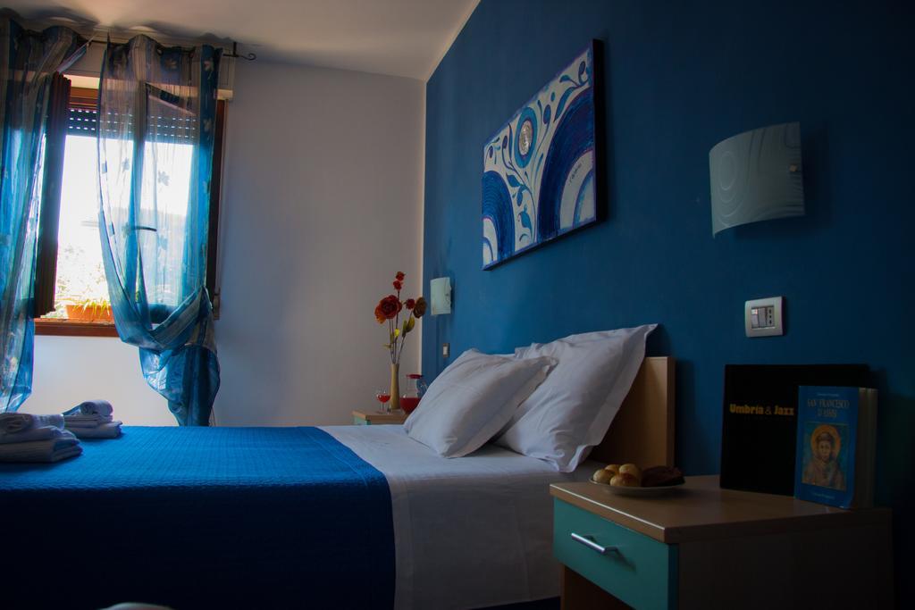 P&P Assisi Camere Bastia Umbra Habitación foto